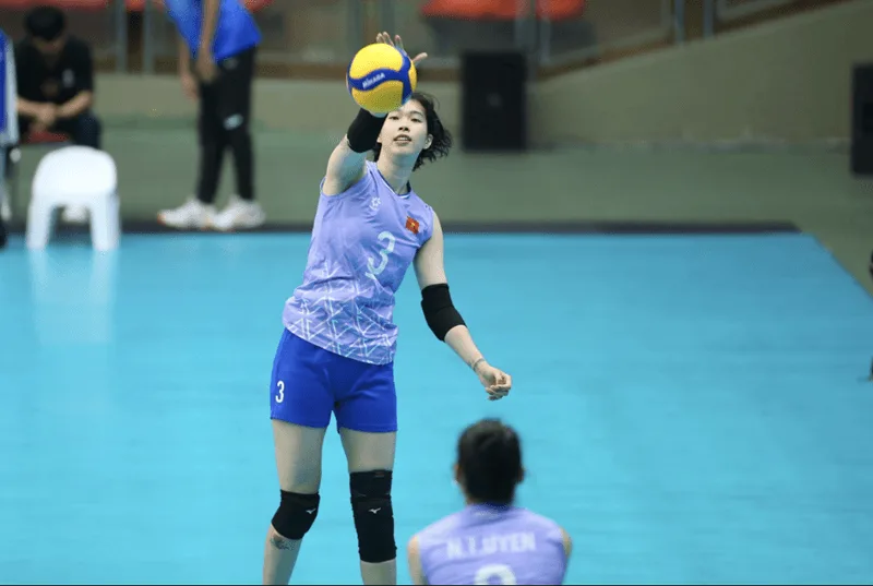 Chủ công Thanh Thúy tỏa sáng với những cú đập bóng uy lực trên lưới.