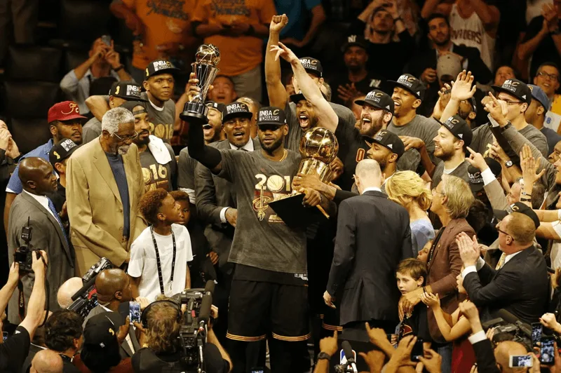 Kỳ tích vô địch NBA lịch sử năm 2016 cùng Cleveland Cavaliers.