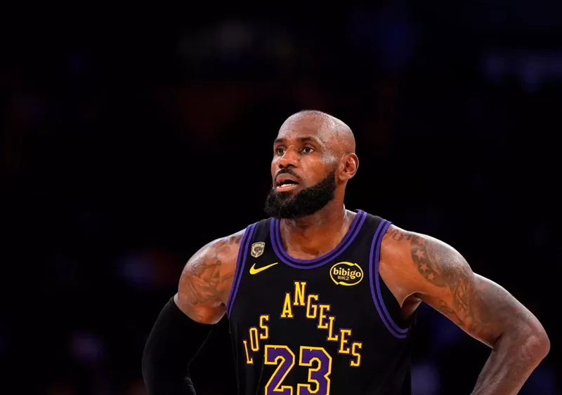 LeBron James – "Nhà Vua" vĩ đại của bóng rổ thế giới.