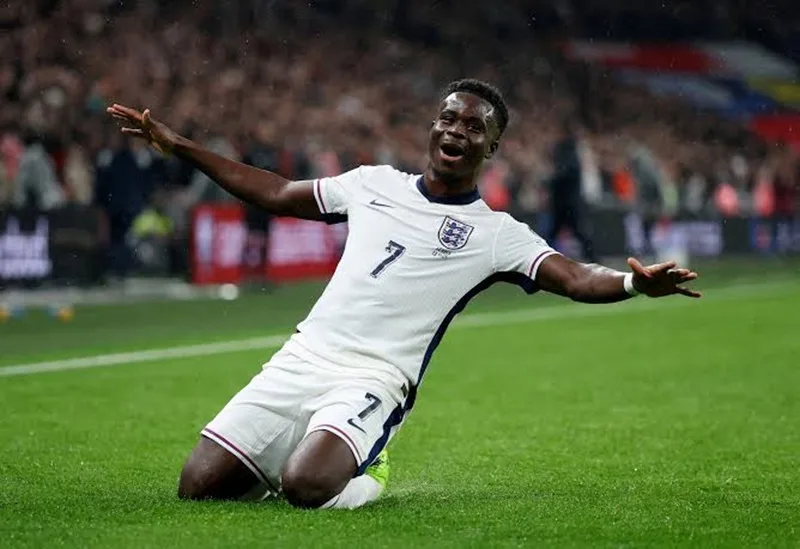 Bukayo Saka tự tin thi đấu bùng nổ trong màu áo Tam Sư.