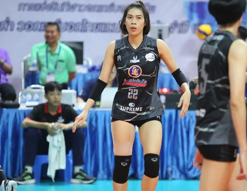 Lâm Oanh luôn thi đấu lăn xả, là điểm tựa tinh thần vững chắc cho các đồng đội.