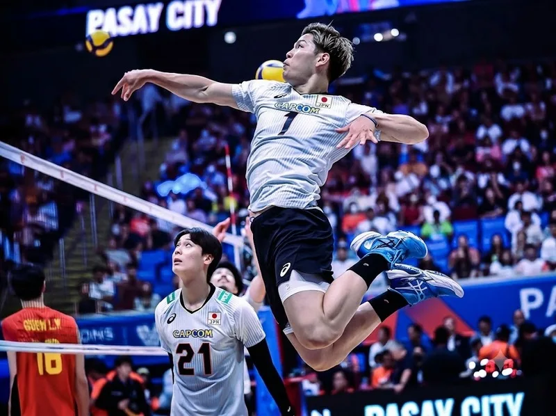 Yuji Nishida nổi bật với sức bật và những cú đập bóng bằng tay trái